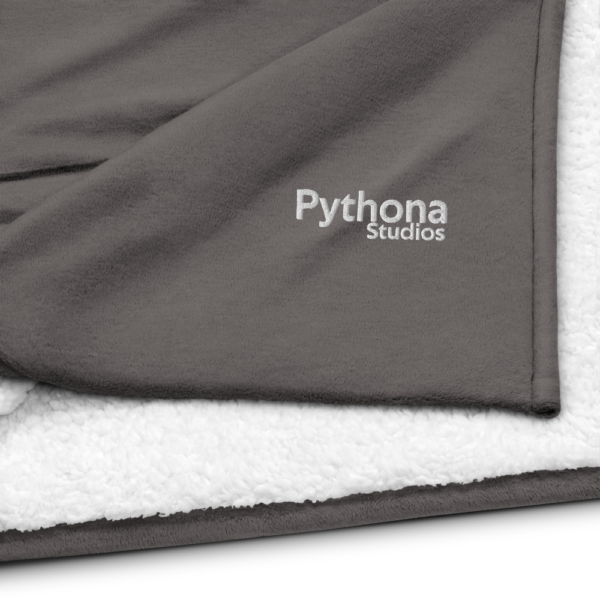 Pythona Studios Sherpa blanket - Image 5